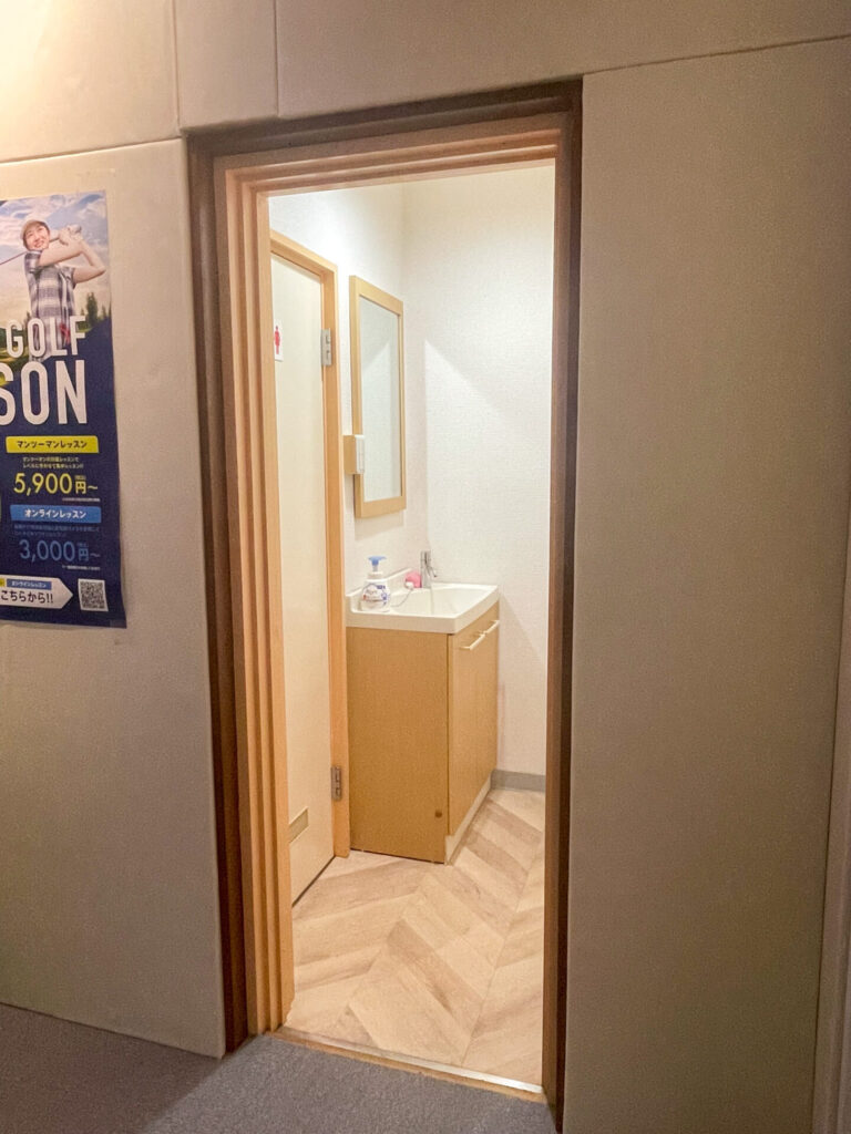 スマートゴルフ井荻店　打席ブース